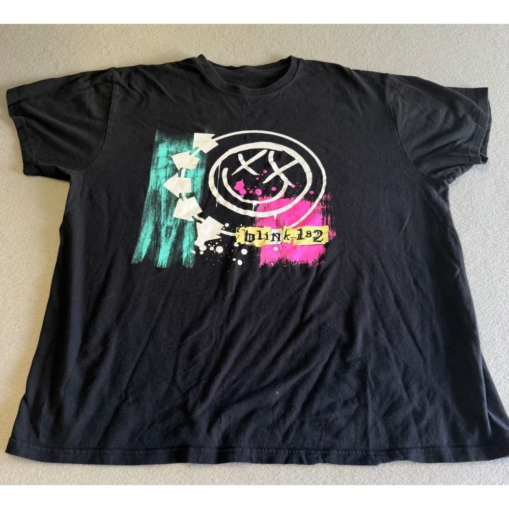 Blink-182 Smiley Face Graphic T-Shirt Black Size 2XL Pop Punk Band Tee